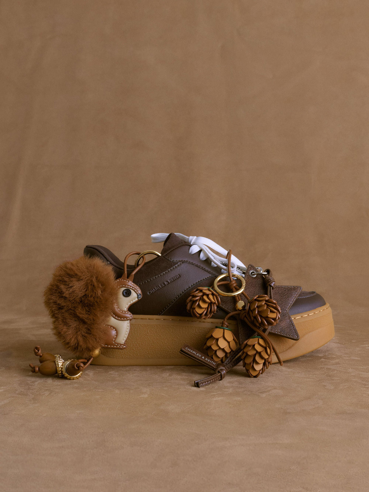 Noane Star Mirror Charm - Distressed Coffee | CHARLES & KEITH