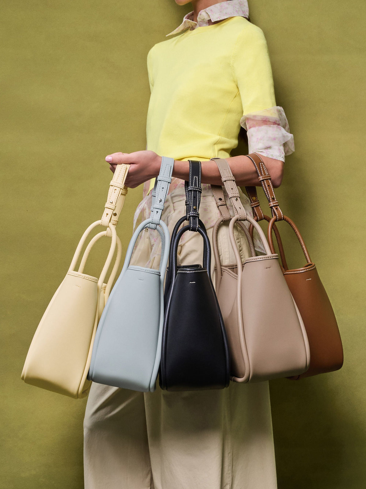 Mini Lyla Tubular Tote Bag - Black | CHARLES & KEITH