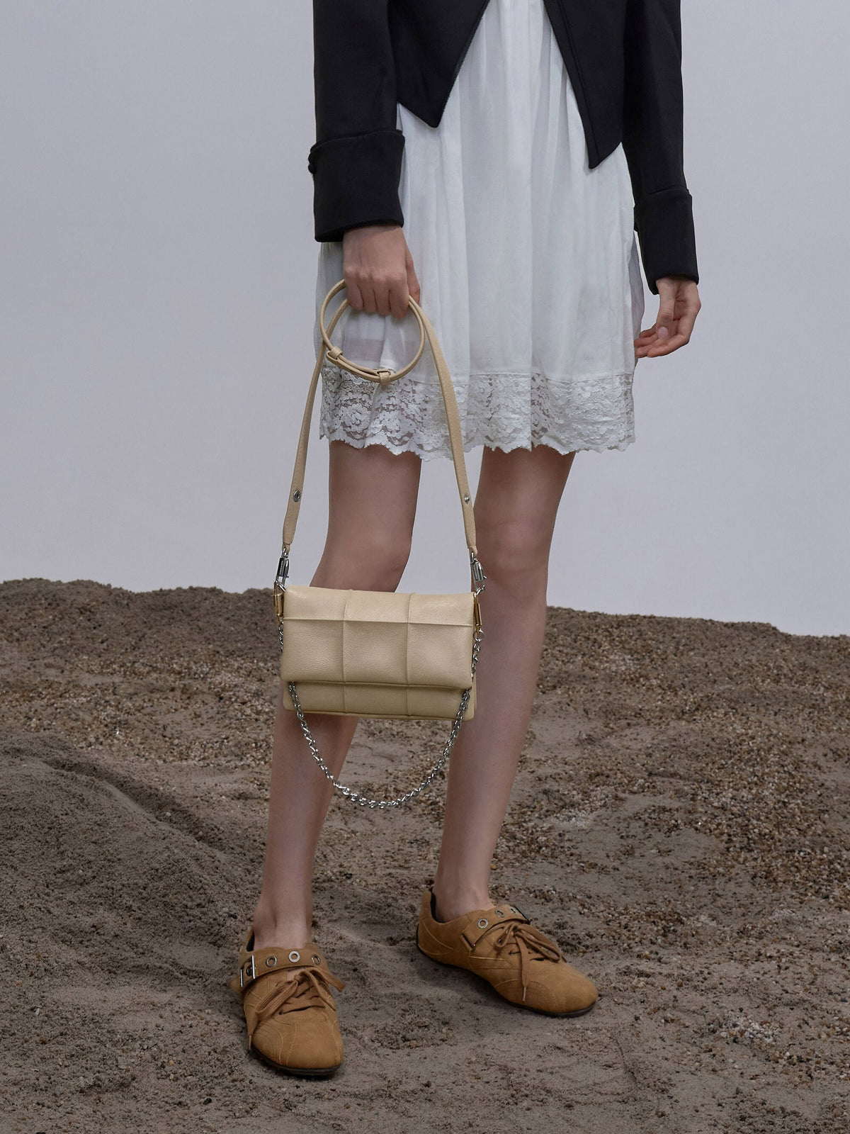 Delfina Quilted Wallet On Chain - Sand Beige | CHARLES & KEITH